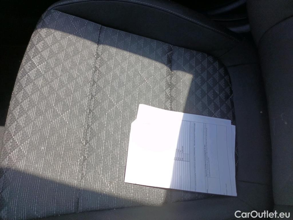  KIA  Rio KIA  / 2020 / 5P / berlina con portón 1.2 DPi 62kW (84CV) Concept #30