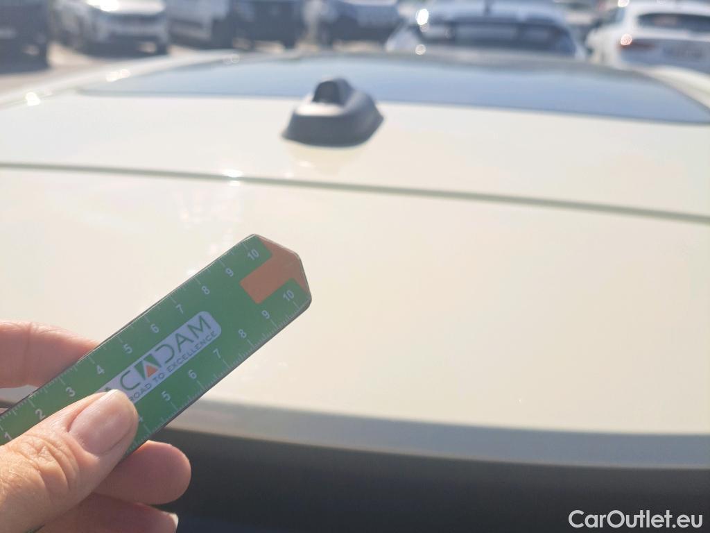  Mini  Cooper MINI MINI / 2014 / 5P / berlina con portón ONE 5 PUERTAS (CX) #36