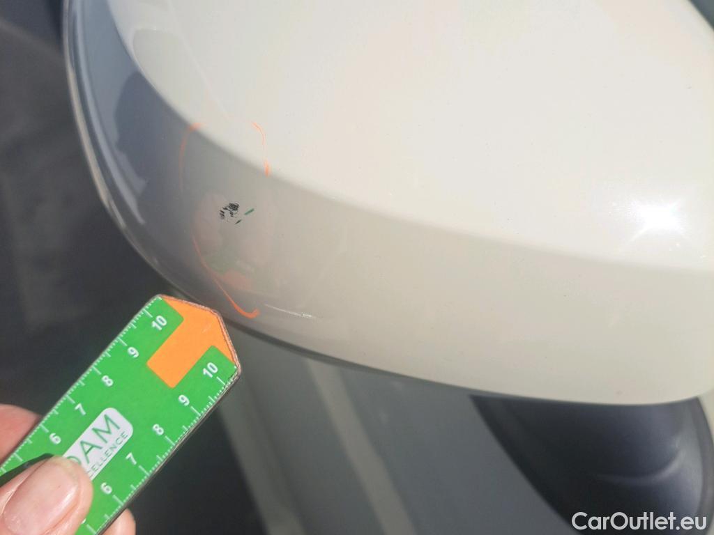  Mini  Cooper MINI MINI / 2014 / 5P / berlina con portón ONE 5 PUERTAS (CX) #30