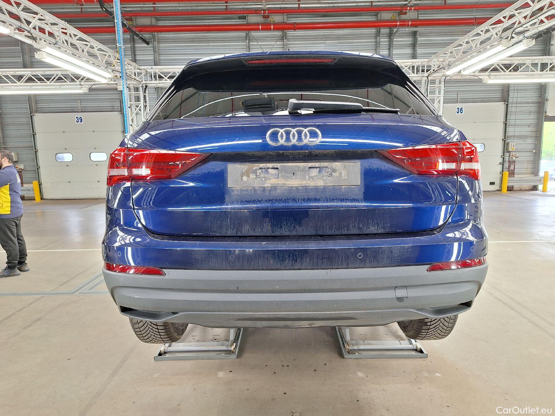  Audi  Q3 Audi,  '18, Audi  35 TDI S Tronic Business Edition 5d #5