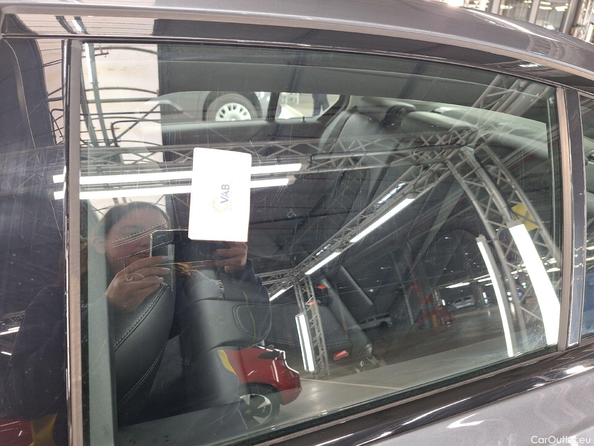  Bmw  Serie 3 BMW, 3-serie '18, BMW 3 Reeks Berline 318dA (110 kW) 4d #52