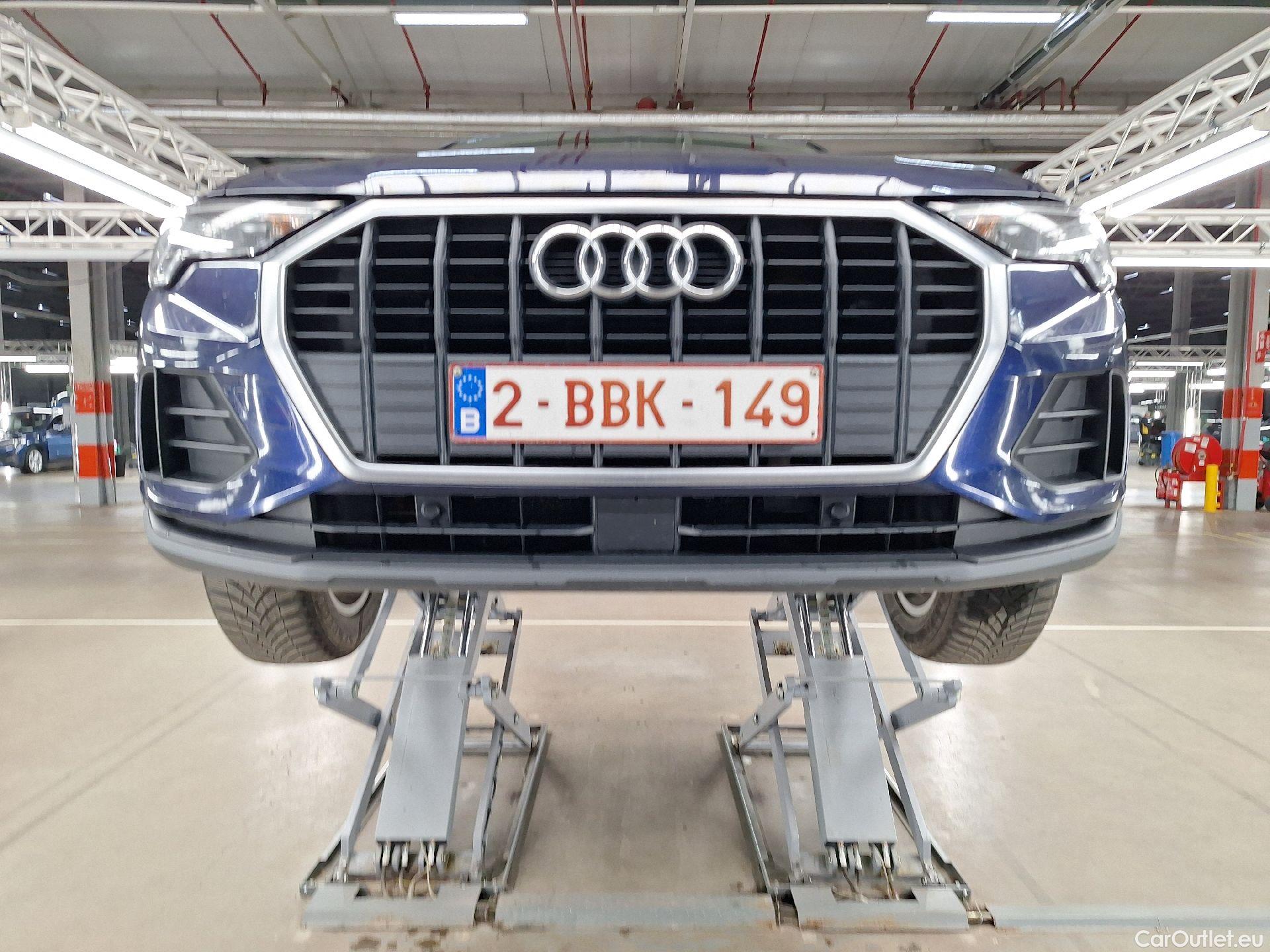  Audi  Q3 Audi,  '18, Audi  35 TDI S Tronic Business Edition 5d #17