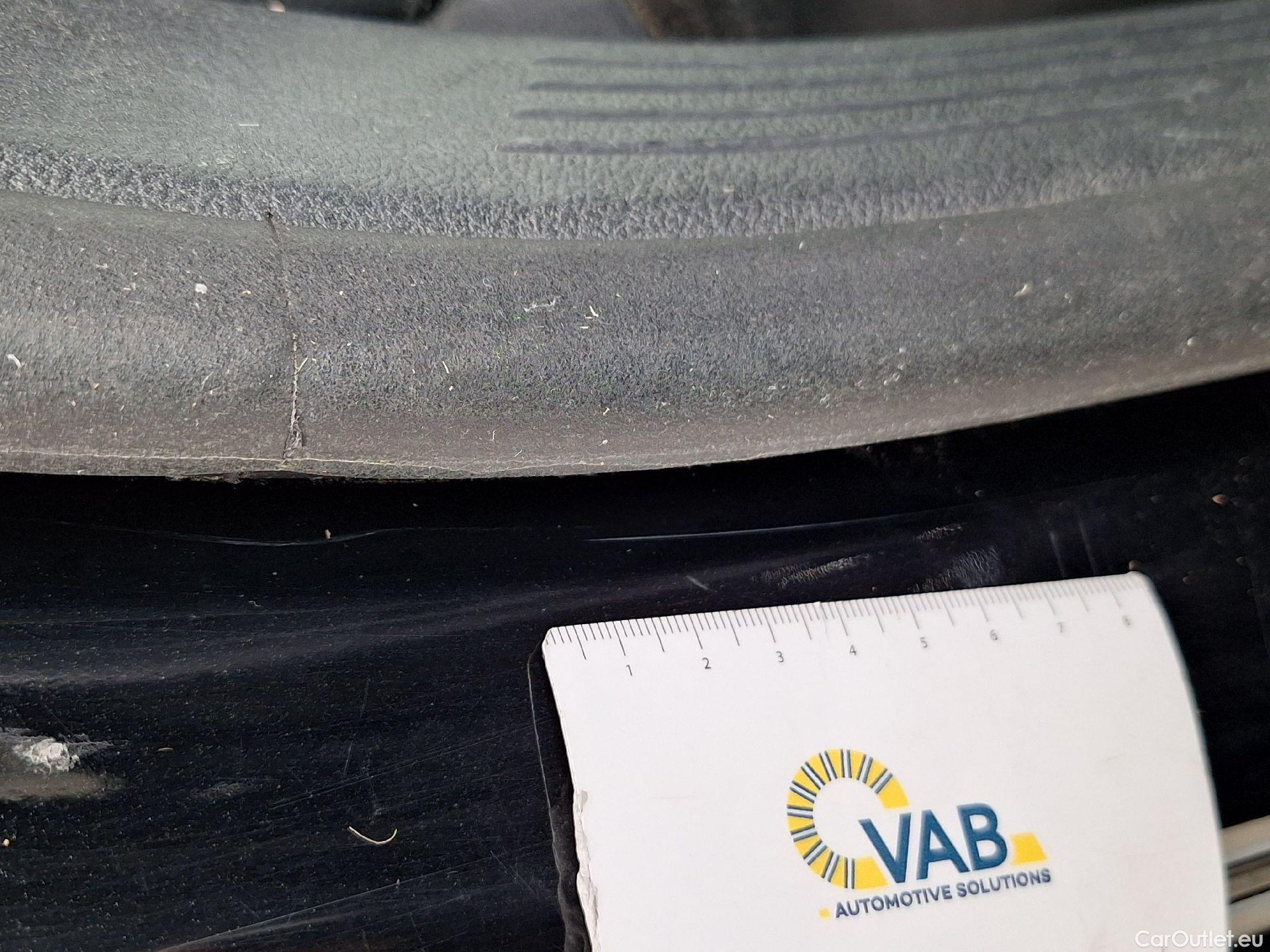  Mercedes  A-Klasse Mercedes, A-Class Berline '18, Mercedes-Benz  Limousine A 250 e 4d #48