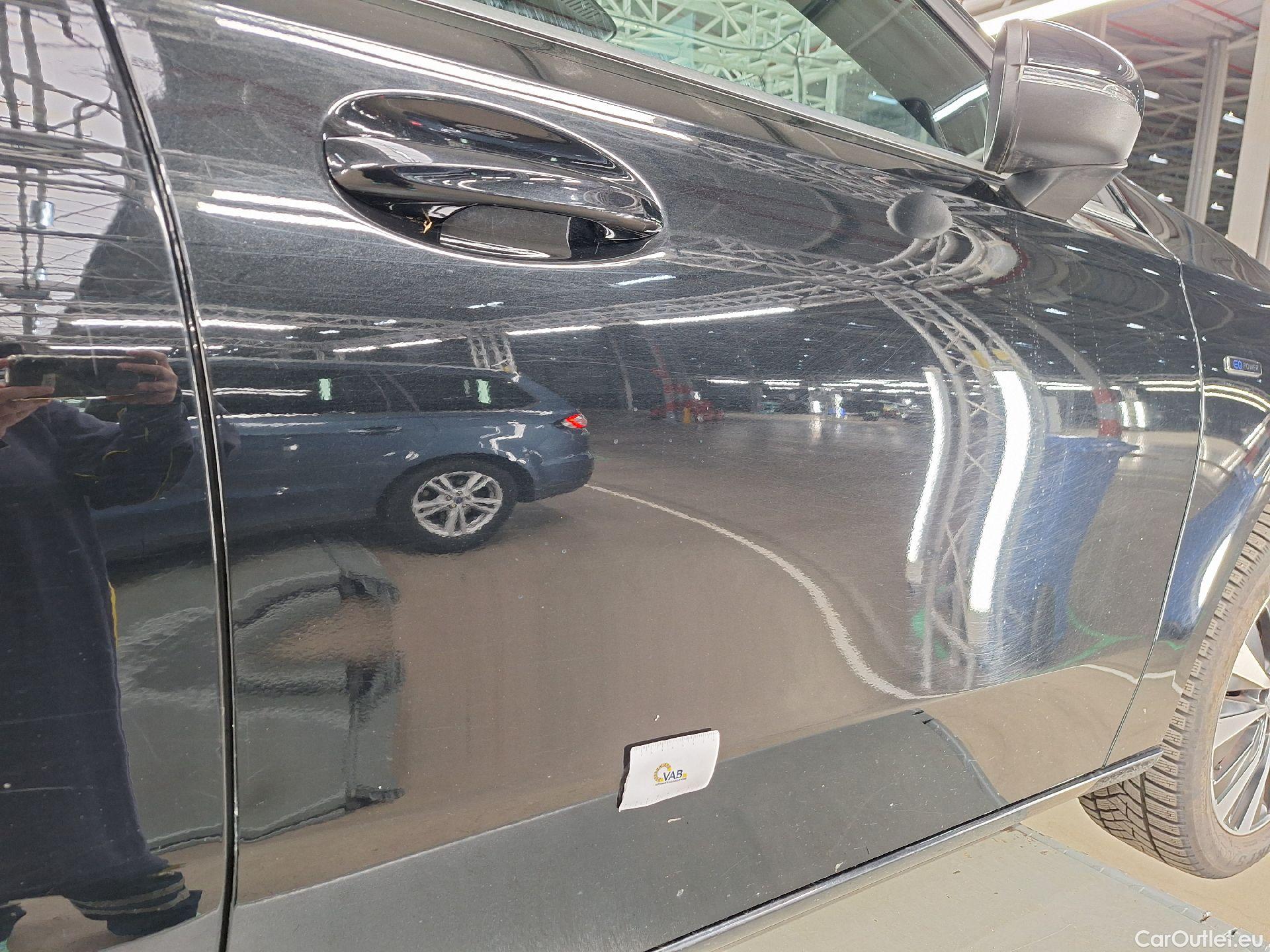  Mercedes  A-Klasse Mercedes, A-Class Berline '18, Mercedes-Benz  Limousine A 250 e 4d #51