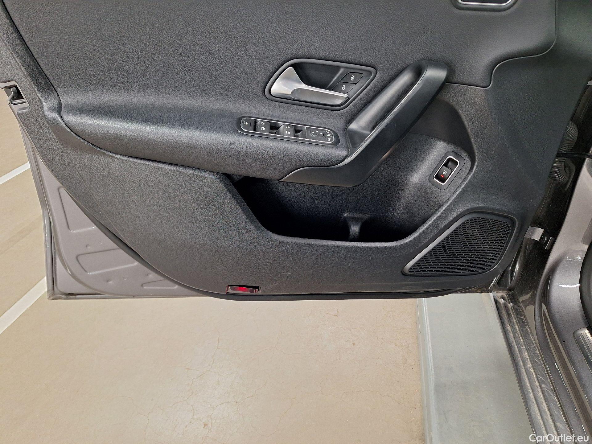  Mercedes  A-Klasse Mercedes, A-Class '18 PHEV, Mercedes-Benz  A 250 e Business Line 5d #11