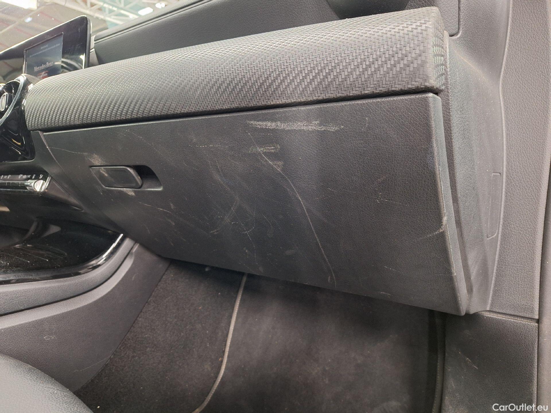  Mercedes  A-Klasse Mercedes, A-Class Berline '18, Mercedes-Benz  Limousine A 250 e 4d #59