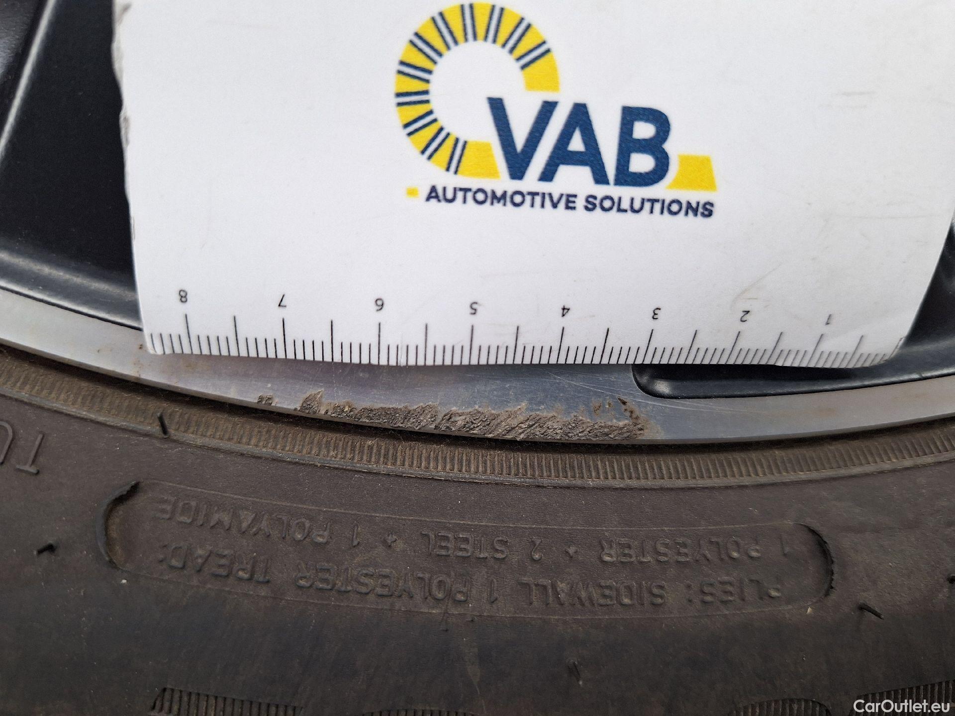  Mercedes  A-Klasse Mercedes, A-Class Berline '18, Mercedes-Benz  Limousine A 250 e 4d #42