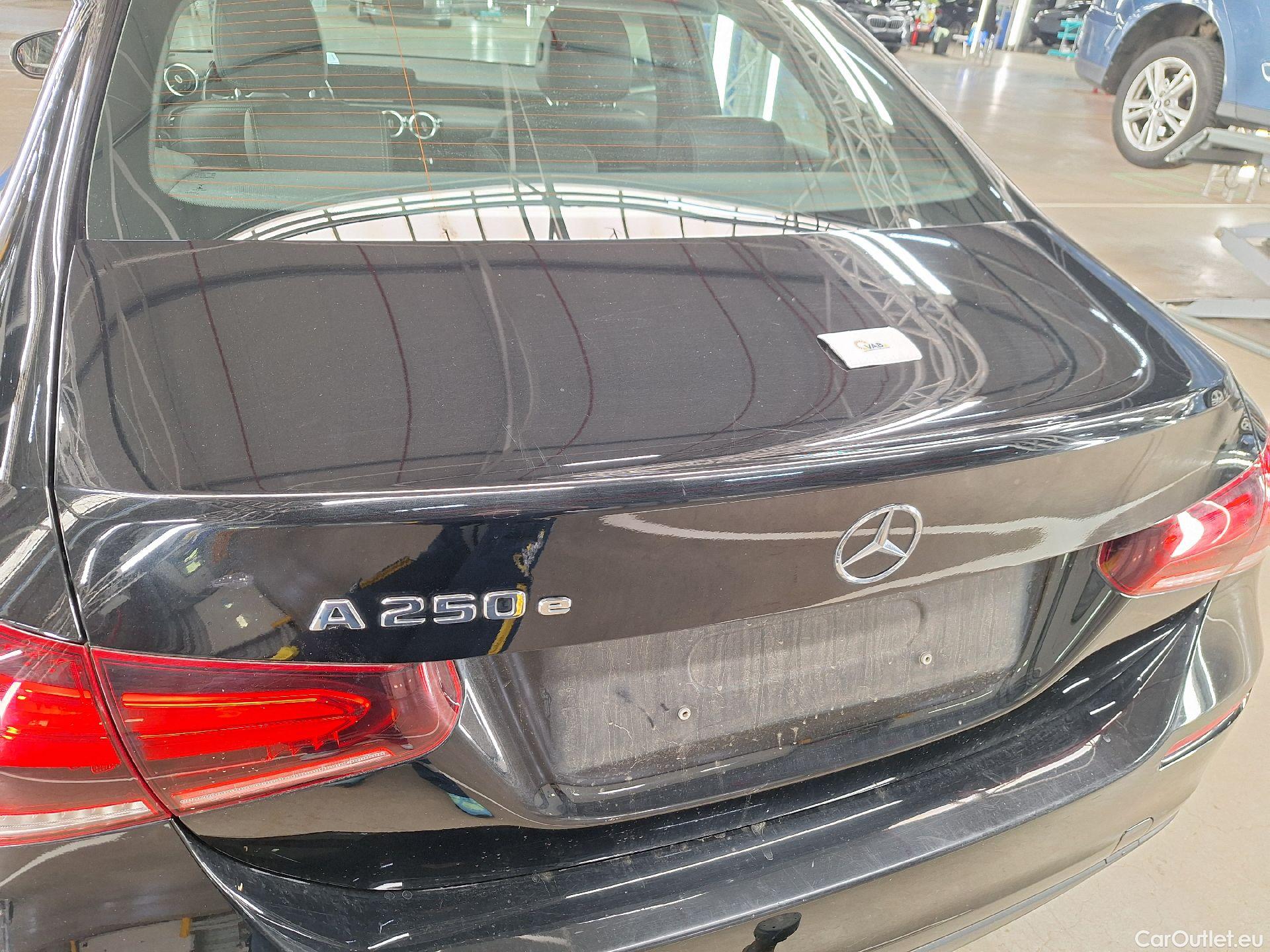  Mercedes  A-Klasse Mercedes, A-Class Berline '18, Mercedes-Benz  Limousine A 250 e 4d #85