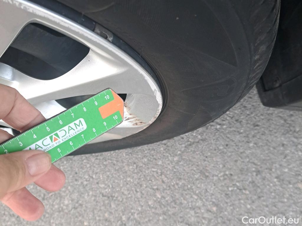  Citroen  C3 CITROEN  / 2016 / 5P / berlina con portón BlueHDi 73KW (100CV) S&S FEEL #18