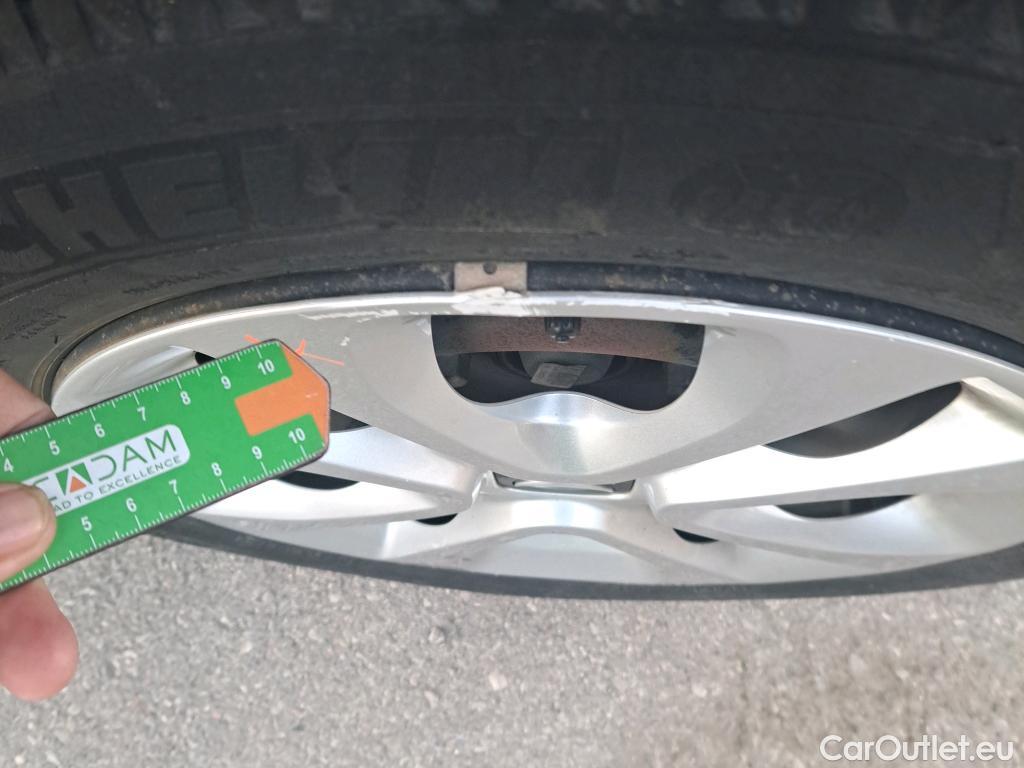  Citroen  C3 CITROEN  / 2016 / 5P / berlina con portón BlueHDi 73KW (100CV) S&S FEEL #20