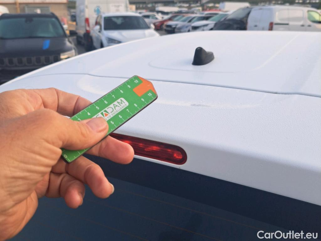  Citroen  C3 CITROEN  / 2016 / 5P / berlina con portón BlueHDi 73KW (100CV) S&S FEEL #36