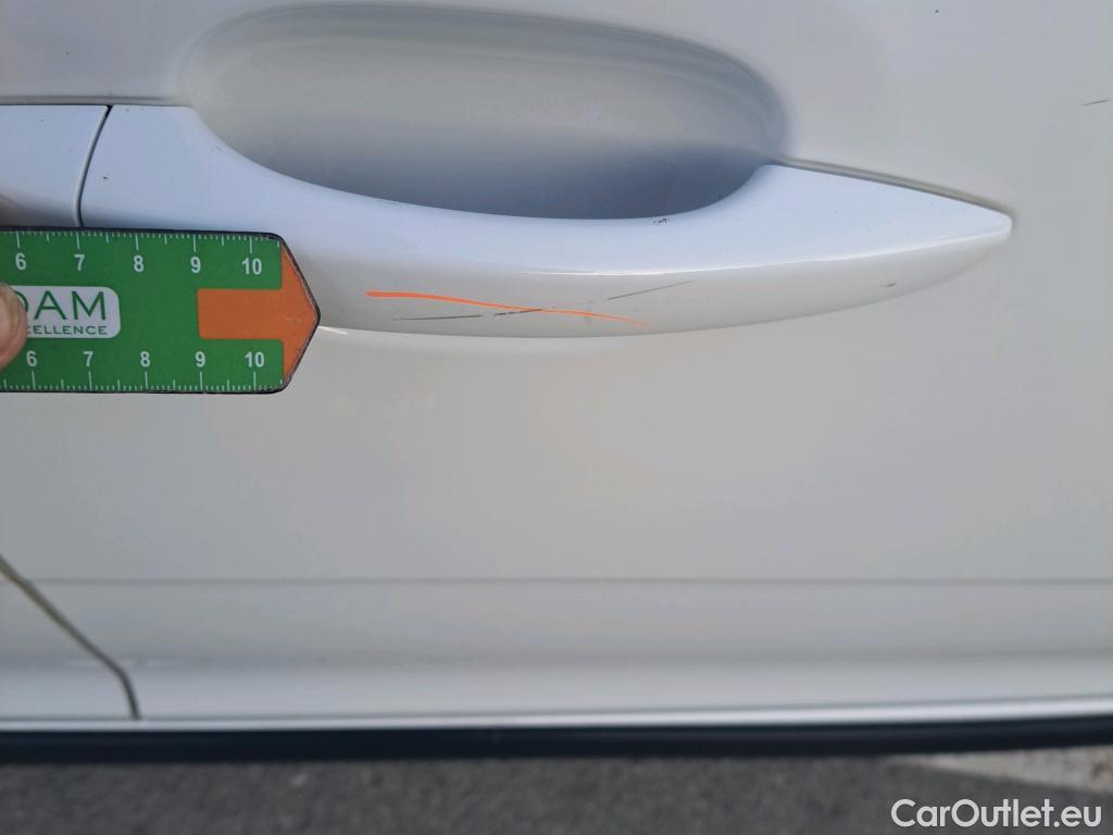  Citroen  C3 CITROEN  / 2016 / 5P / berlina con portón BlueHDi 73KW (100CV) S&S FEEL #26