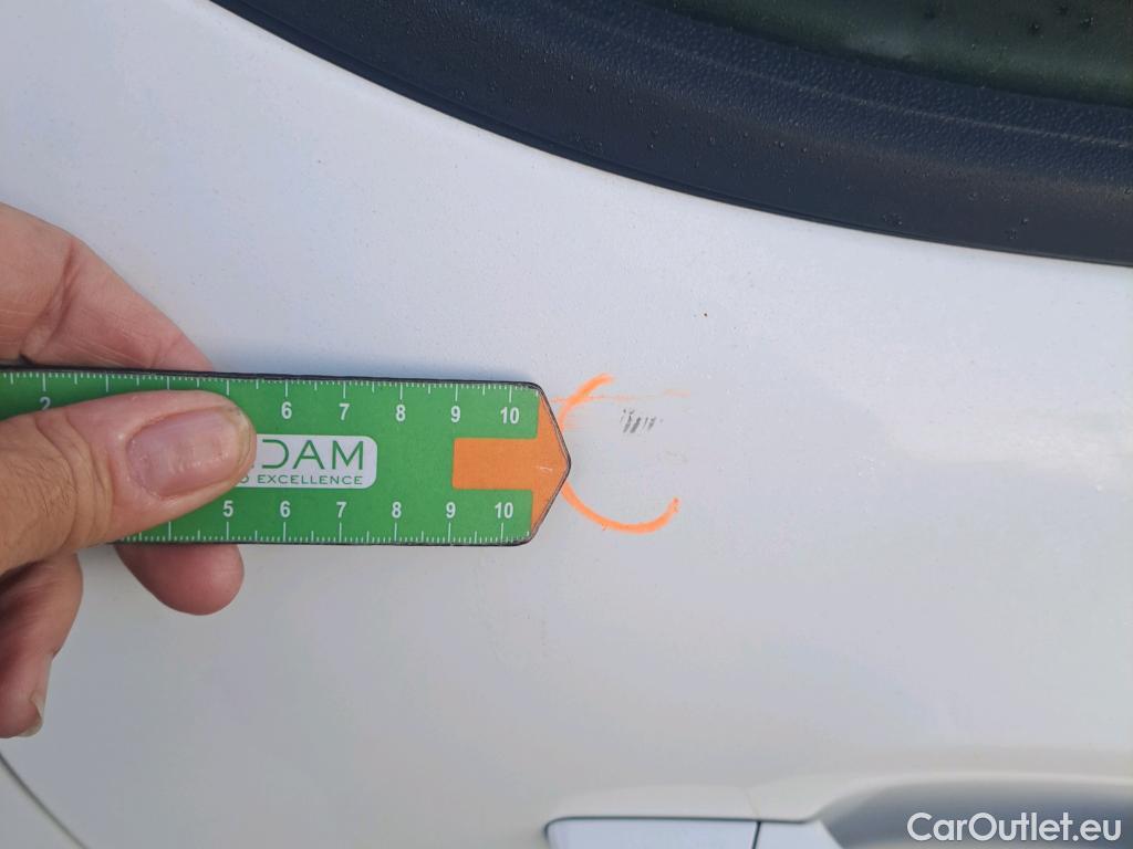  Citroen  C3 CITROEN  / 2016 / 5P / berlina con portón BlueHDi 73KW (100CV) S&S FEEL #28