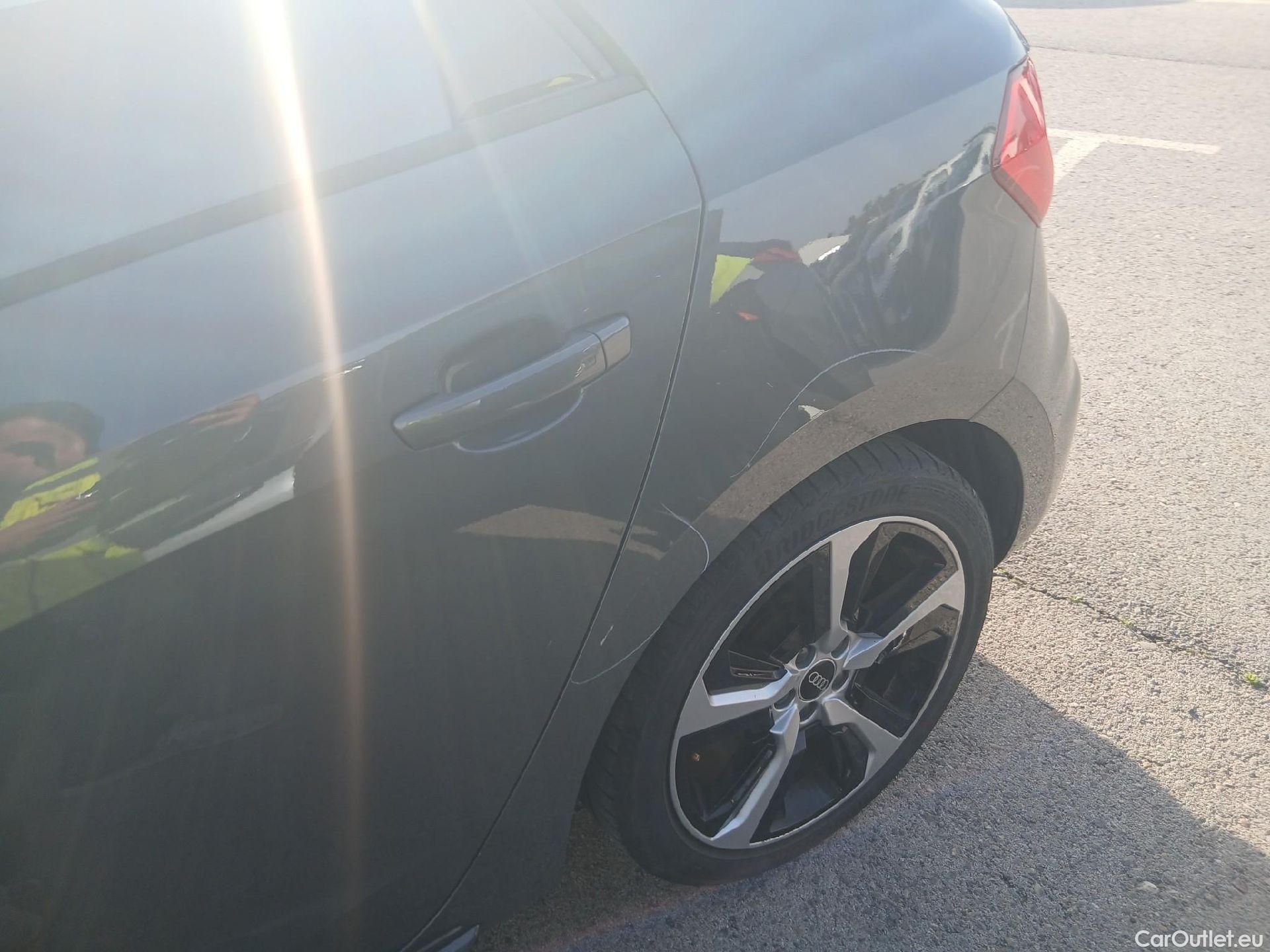  Audi  A1 Sportback AUDI A1 / 2018 / 5P / berlina con portón Sportback Black line 30 TFSI 81kW S tron #21