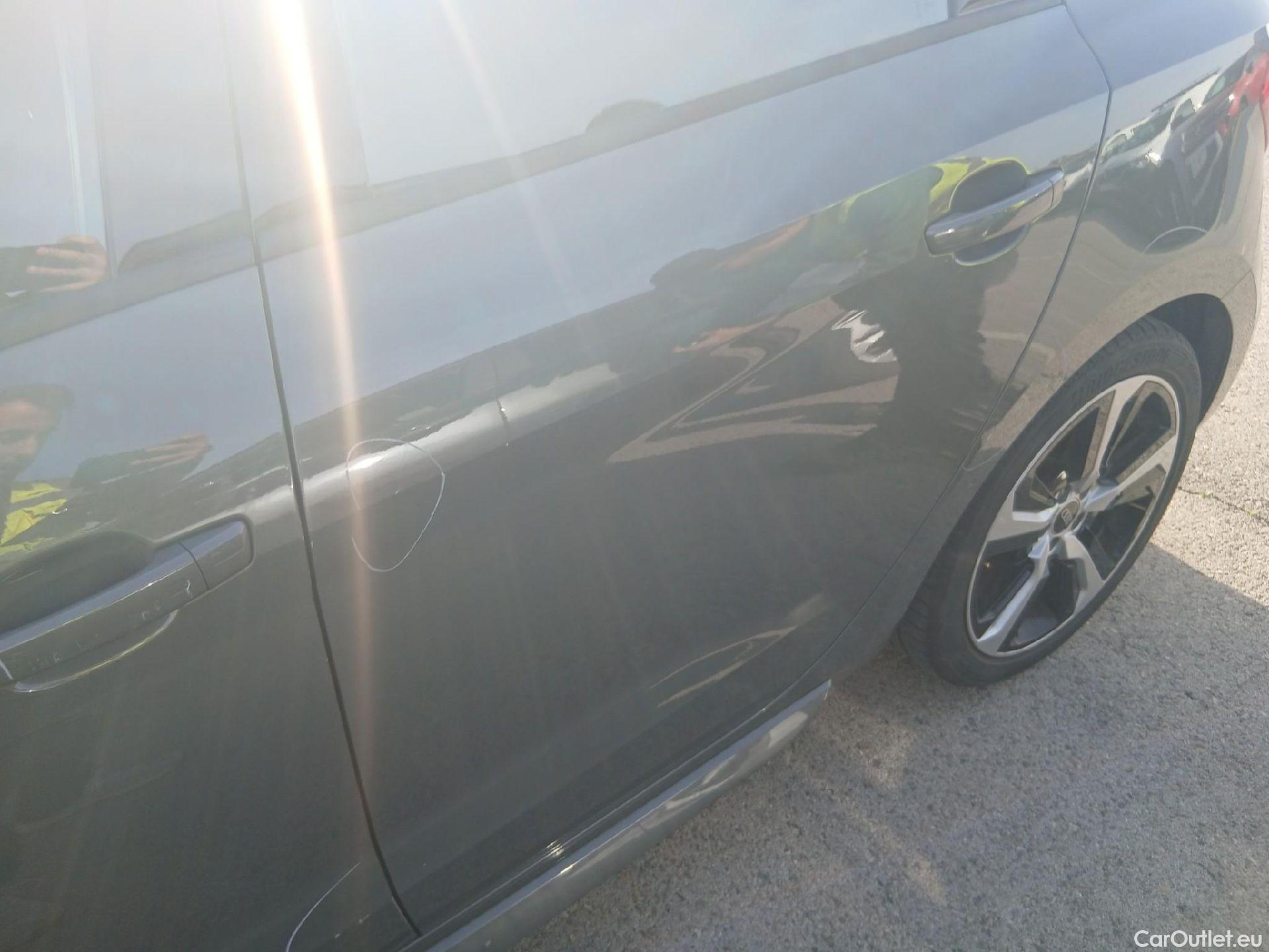  Audi  A1 Sportback AUDI A1 / 2018 / 5P / berlina con portón Sportback Black line 30 TFSI 81kW S tron #17