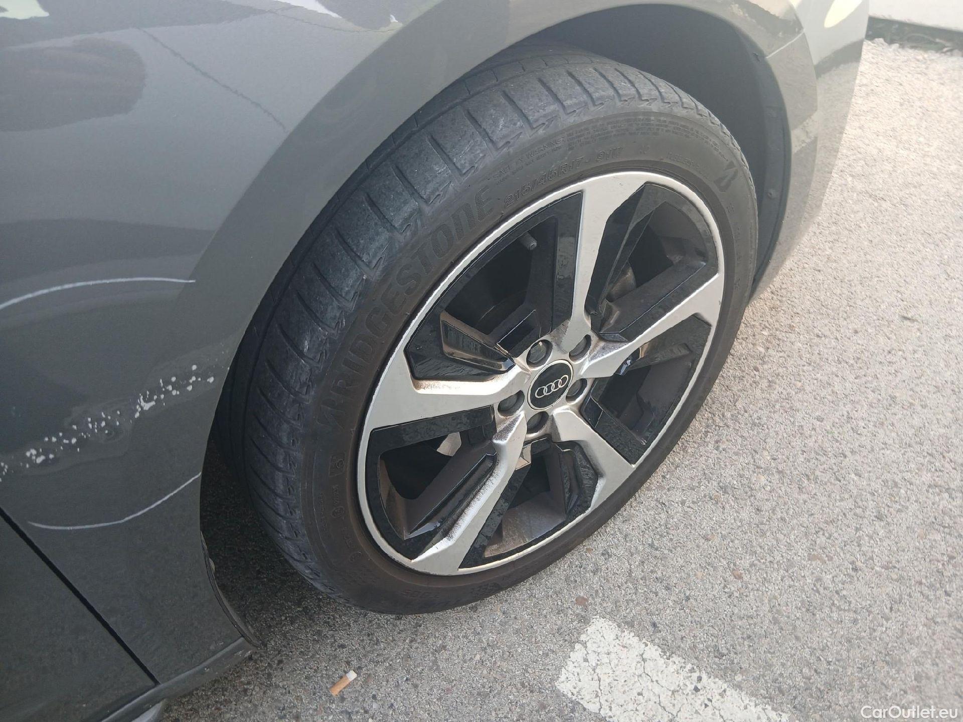  Audi  A1 Sportback AUDI A1 / 2018 / 5P / berlina con portón Sportback Black line 30 TFSI 81kW S tron #41