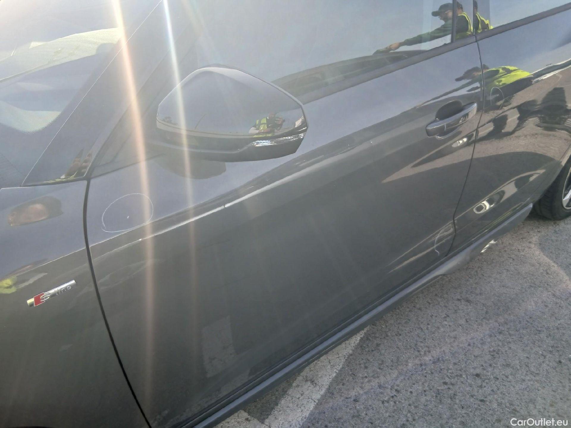  Audi  A1 Sportback AUDI A1 / 2018 / 5P / berlina con portón Sportback Black line 30 TFSI 81kW S tron #16