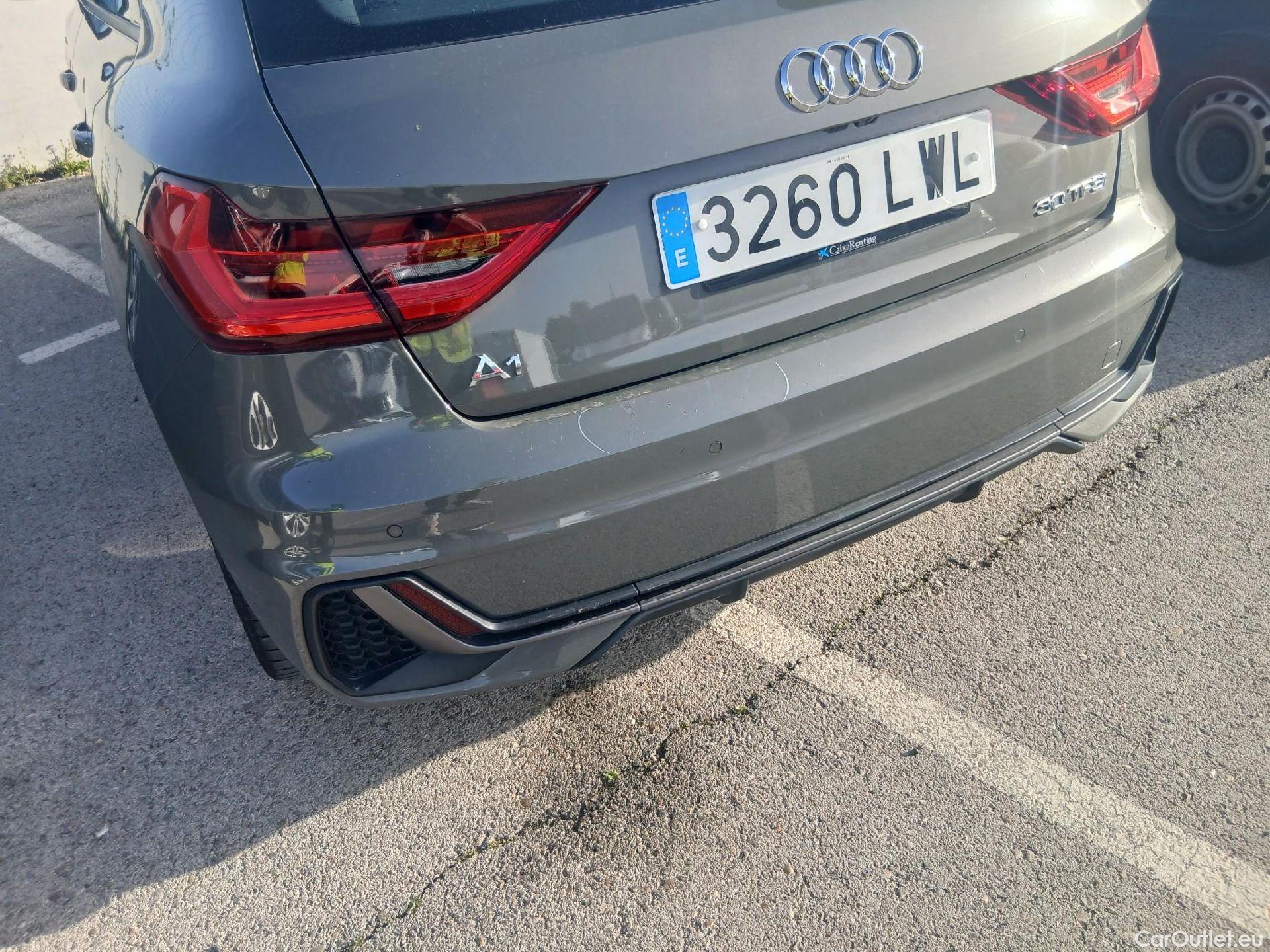  Audi  A1 Sportback AUDI A1 / 2018 / 5P / berlina con portón Sportback Black line 30 TFSI 81kW S tron #25