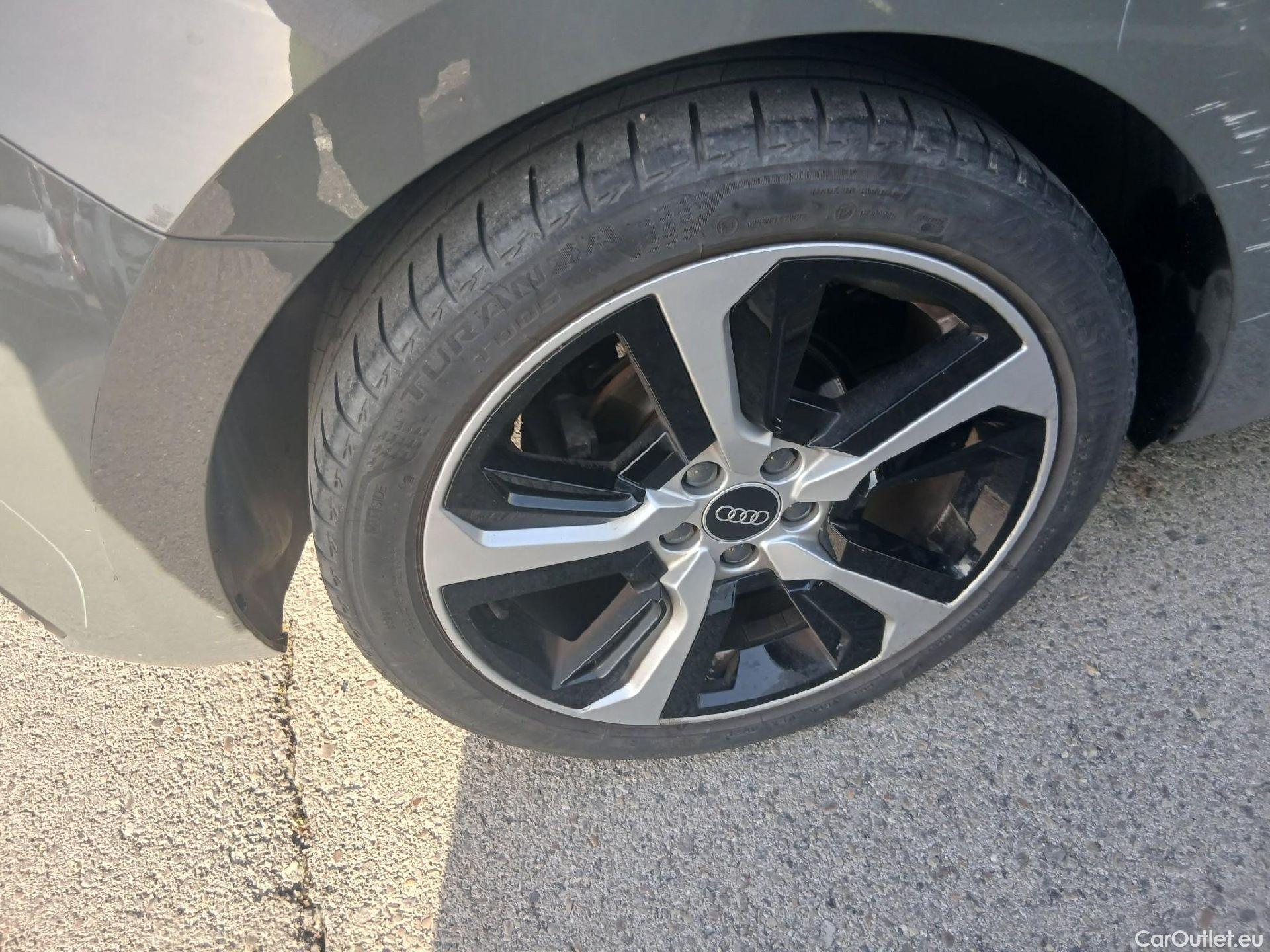  Audi  A1 Sportback AUDI A1 / 2018 / 5P / berlina con portón Sportback Black line 30 TFSI 81kW S tron #29