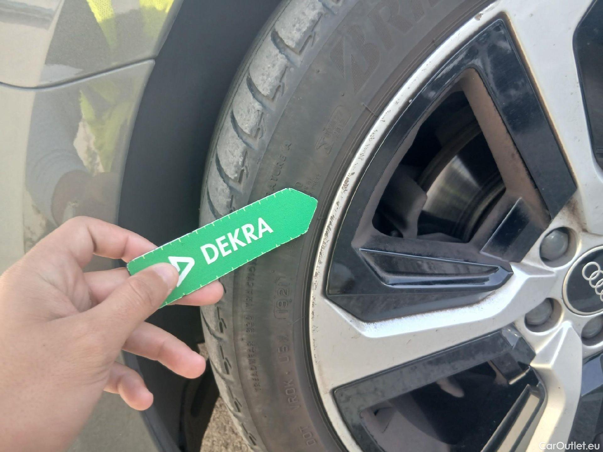  Audi  A1 Sportback AUDI A1 / 2018 / 5P / berlina con portón Sportback Black line 30 TFSI 81kW S tron #13