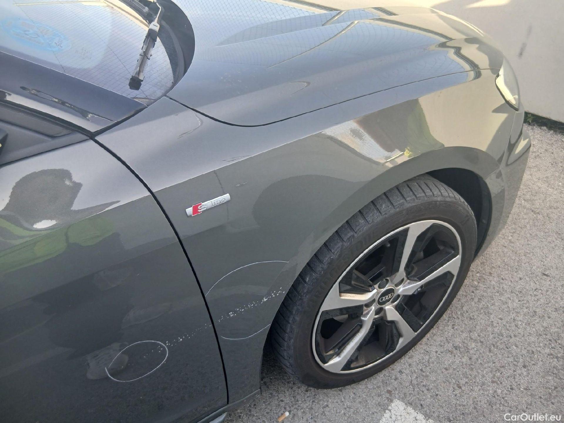  Audi  A1 Sportback AUDI A1 / 2018 / 5P / berlina con portón Sportback Black line 30 TFSI 81kW S tron #39