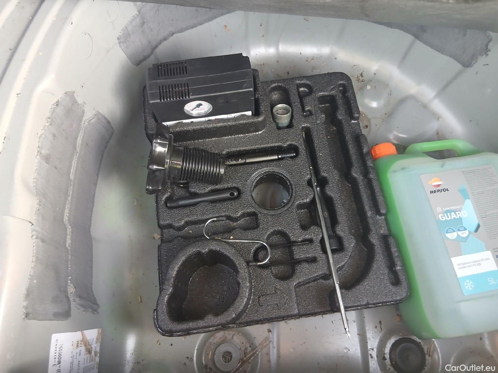  Audi  A1 Sportback AUDI A1 / 2018 / 5P / berlina con portón Sportback Black line 30 TFSI 81kW S tron #48