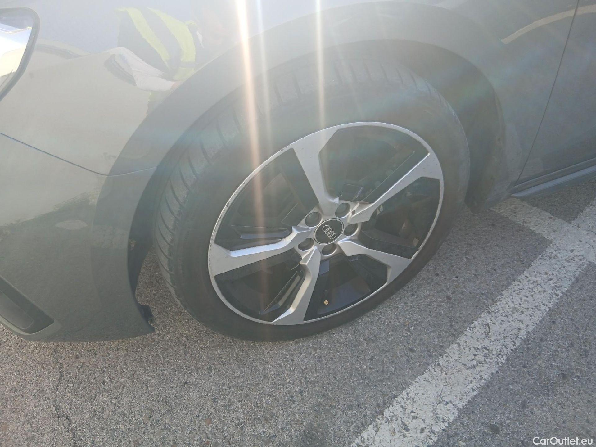  Audi  A1 Sportback AUDI A1 / 2018 / 5P / berlina con portón Sportback Black line 30 TFSI 81kW S tron #14