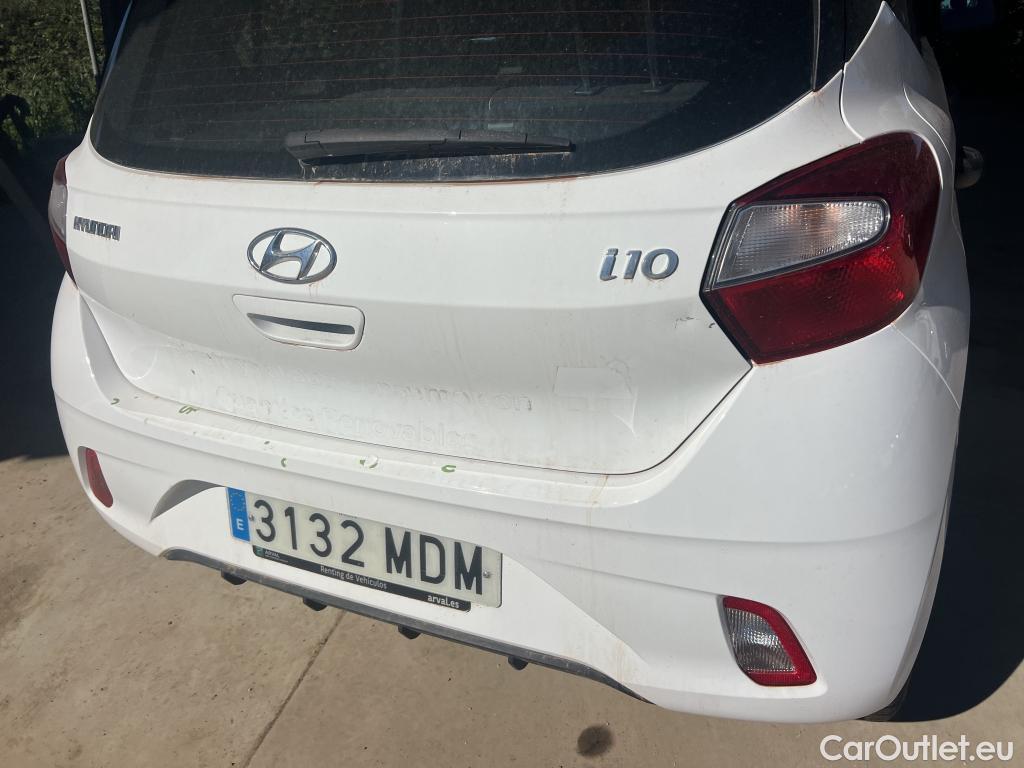  Hyundai  i10 HYUNDAI  / 2020 / 5P / berlina con portón 1.0 Essence #1