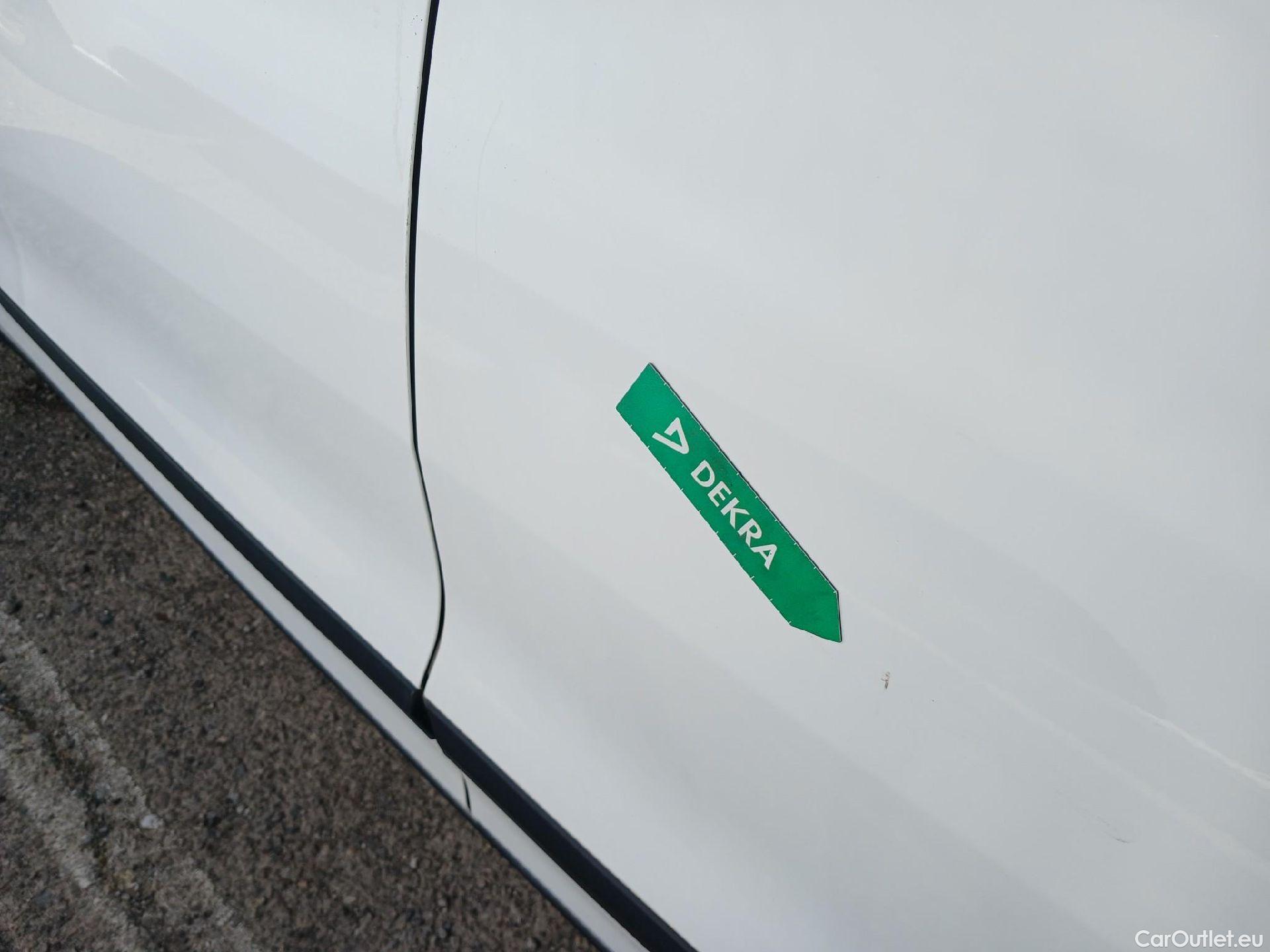  KIA  Niro KIA  / 2019 / 5P / crossover 1.6 GDi HEV 104kW (141CV) Drive #18