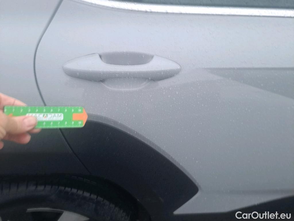  Hyundai  Konna HYUNDAI Kona / 2023 / 5P / todoterreno 1.6 GDI HEV Flexx DCT #33