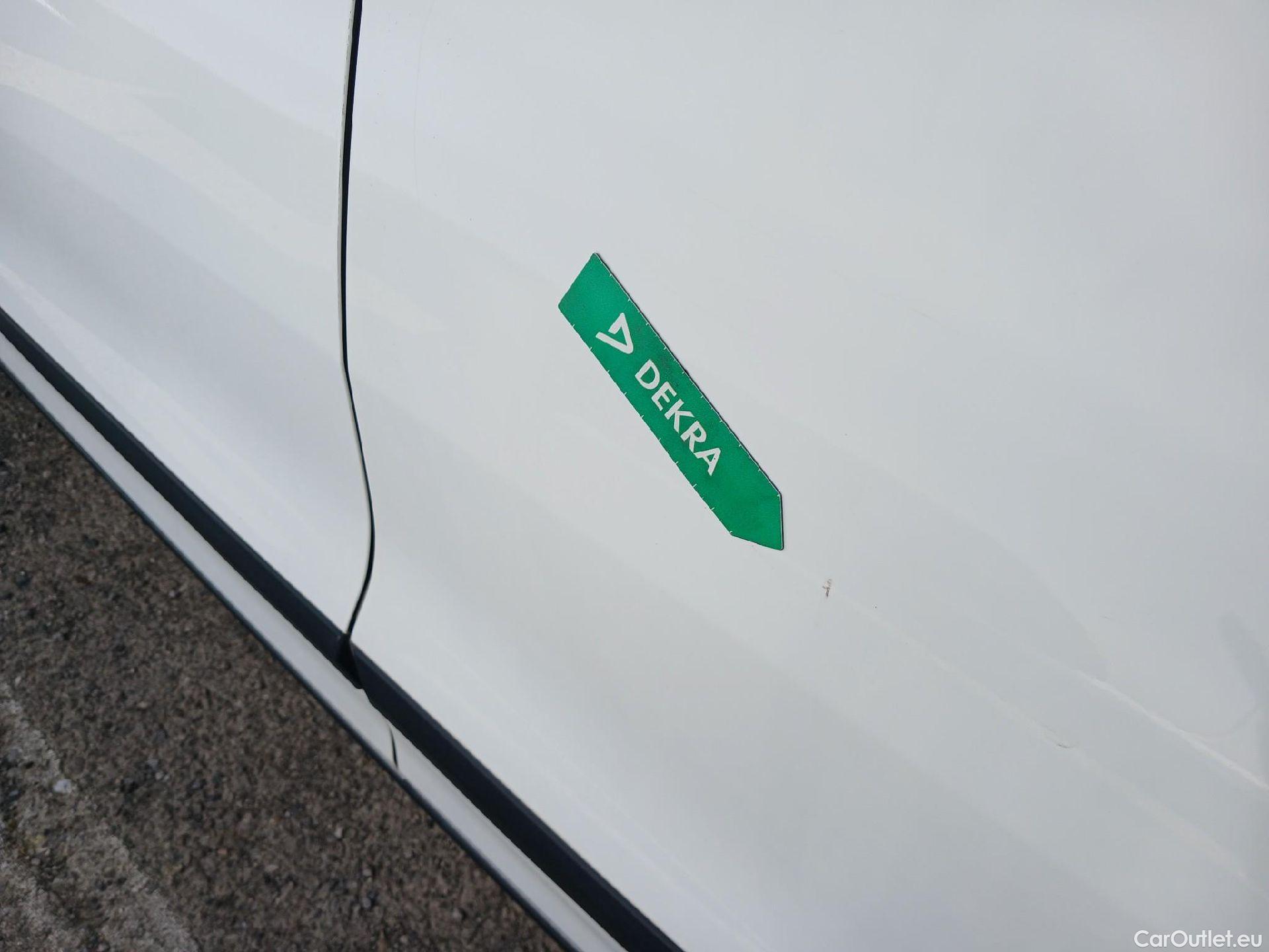  KIA  Niro KIA  / 2019 / 5P / crossover 1.6 GDi HEV 104kW (141CV) Drive #17