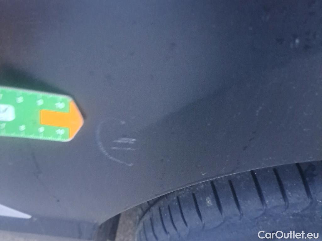  Hyundai  Konna HYUNDAI Kona / 2023 / 5P / todoterreno 1.6 GDI HEV Flexx DCT #38