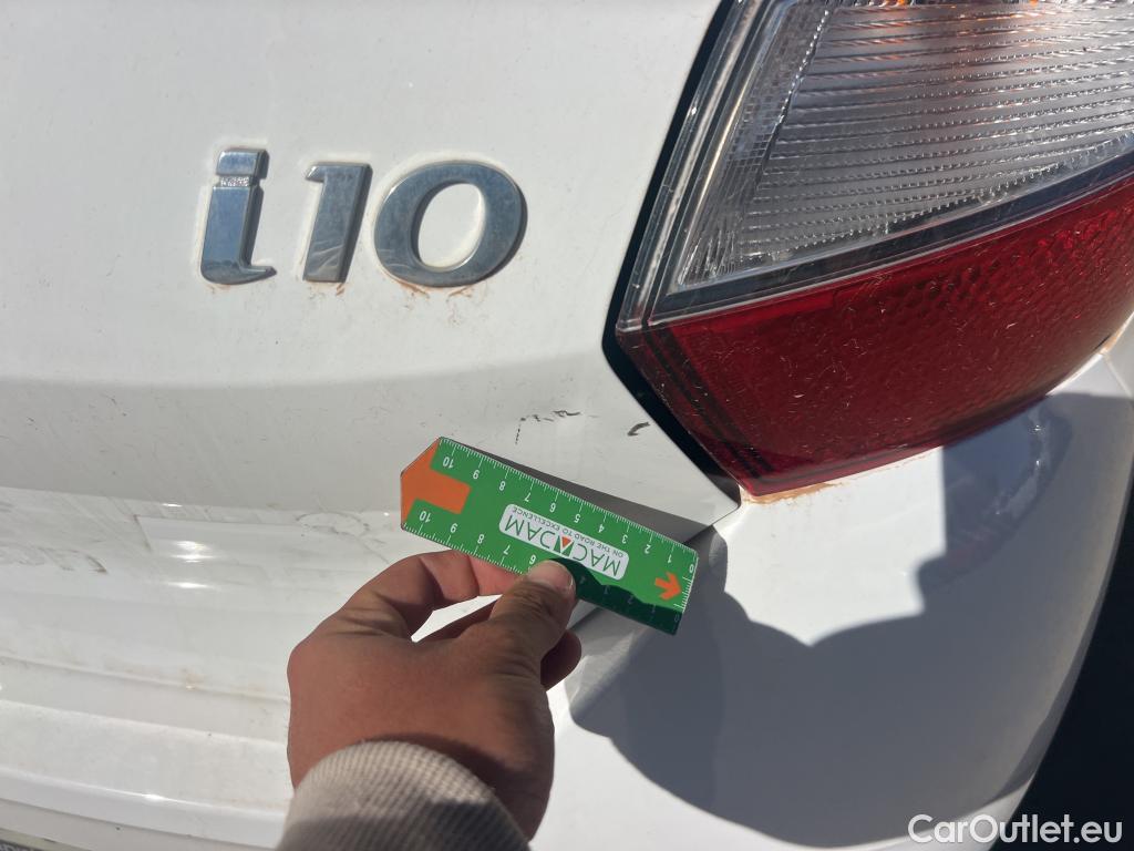  Hyundai  i10 HYUNDAI  / 2020 / 5P / berlina con portón 1.0 Essence #2