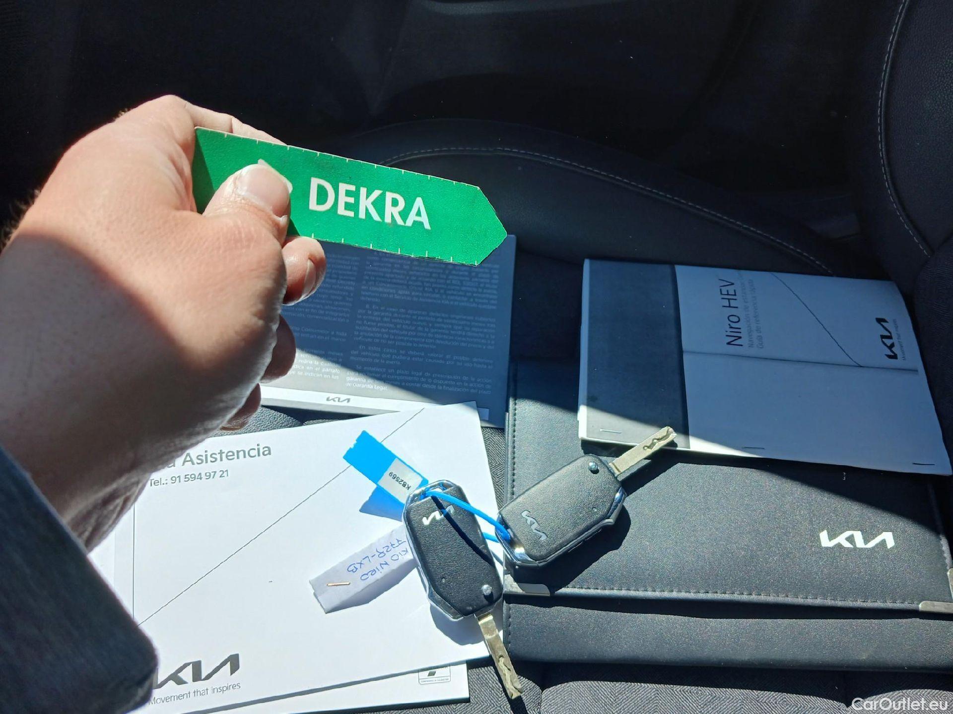  KIA  Niro KIA  / 2019 / 5P / crossover 1.6 GDi HEV 104kW (141CV) Drive #26