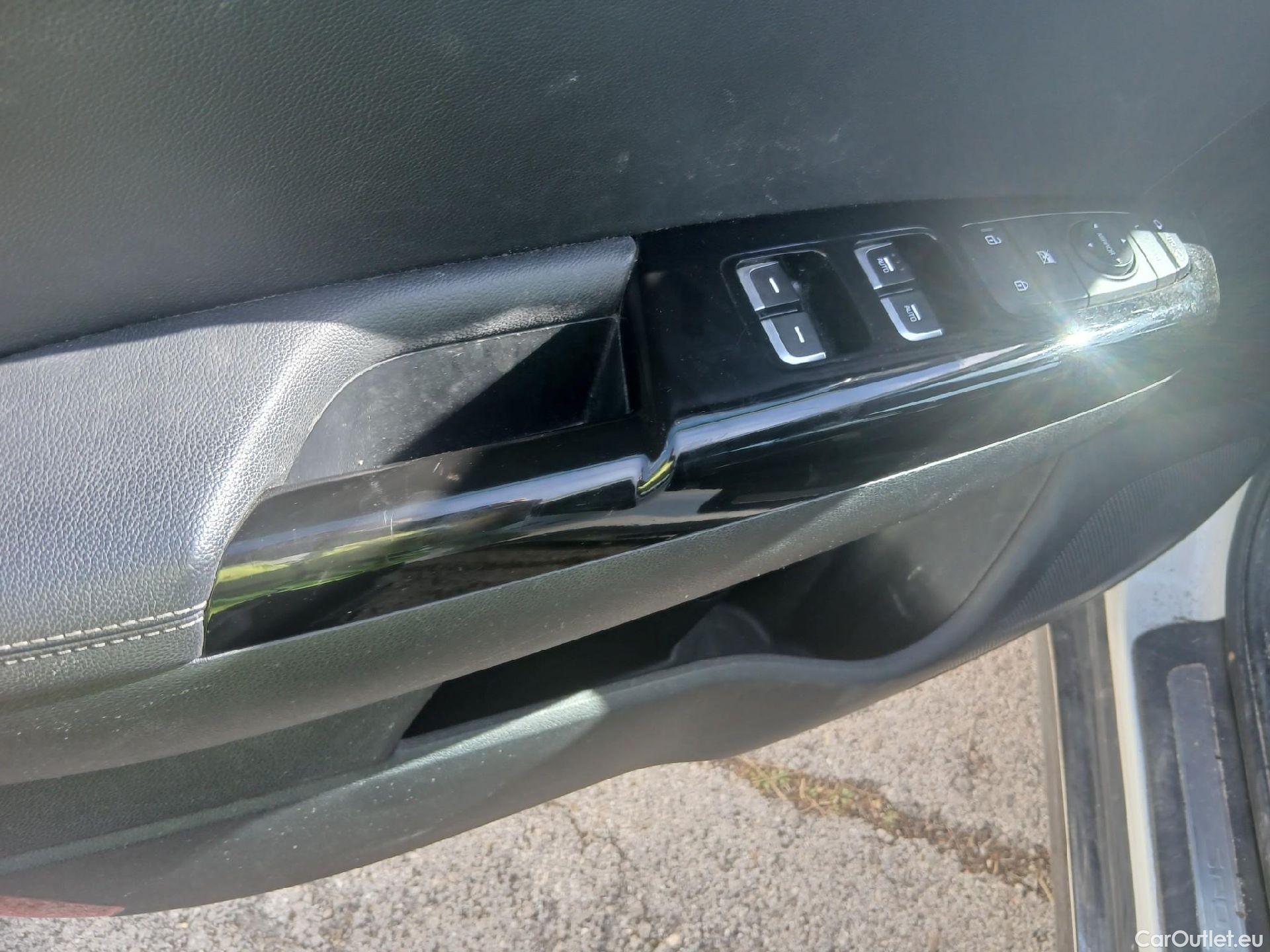  KIA  Sportage KIA  / 2018 / 5P / todoterreno 1.6 MHEV GT Line Essential 115CV 4x2 #10