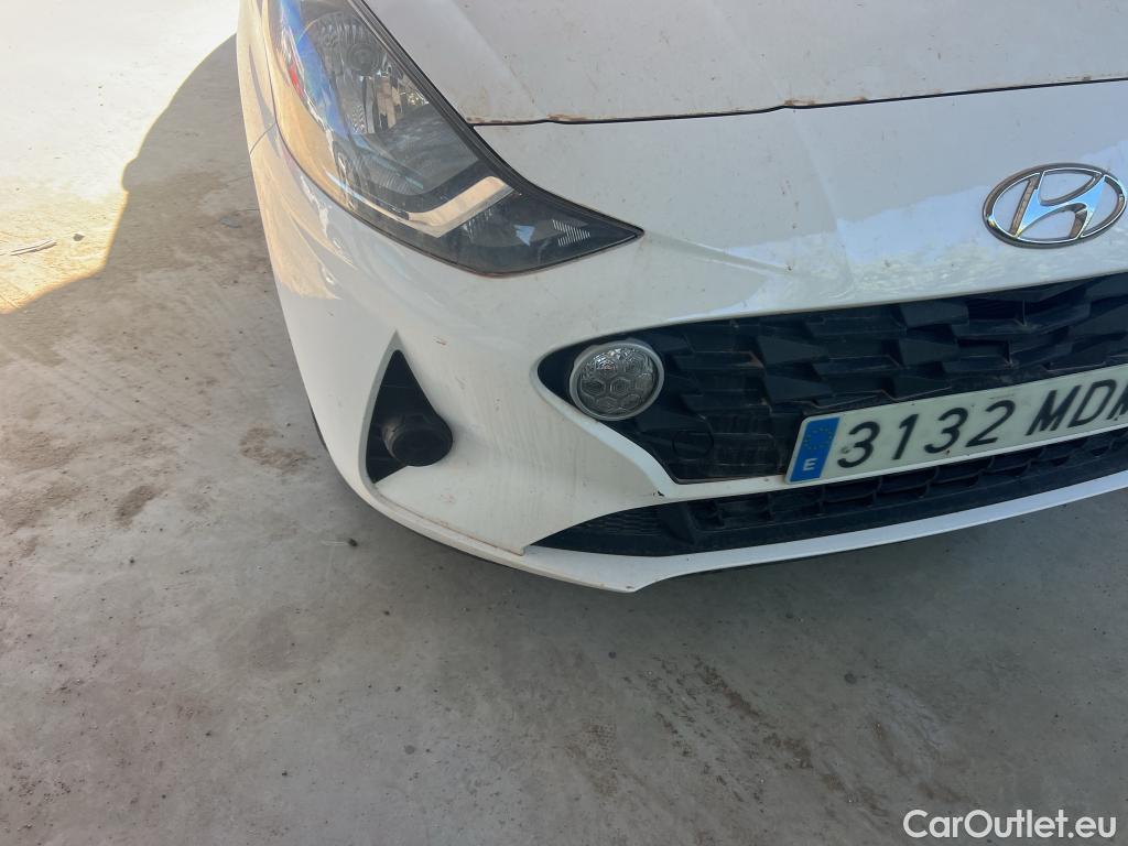  Hyundai  i10 HYUNDAI  / 2020 / 5P / berlina con portón 1.0 Essence #6