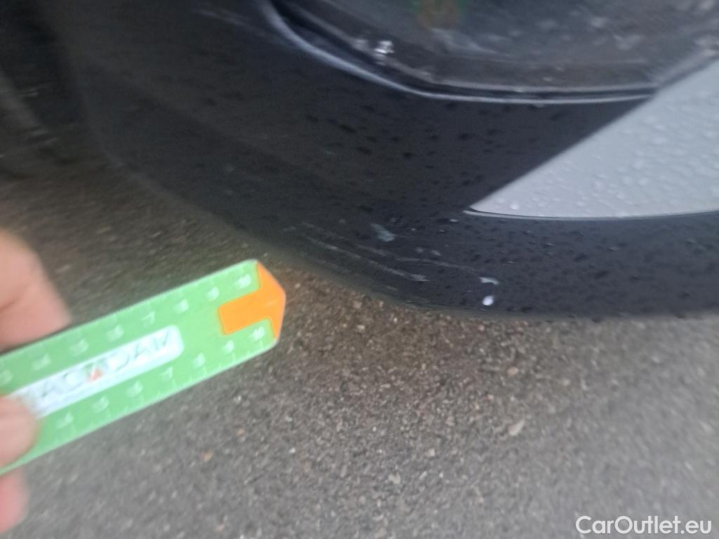  Hyundai  Konna HYUNDAI Kona / 2023 / 5P / todoterreno 1.6 GDI HEV Flexx DCT #32