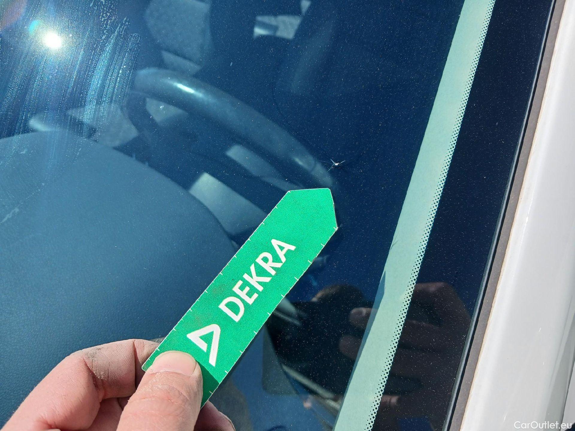  KIA  Niro KIA  / 2019 / 5P / crossover 1.6 GDi HEV 104kW (141CV) Drive #14