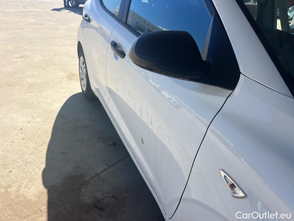  Hyundai  i10 HYUNDAI  / 2020 / 5P / berlina con portón 1.0 Essence #5