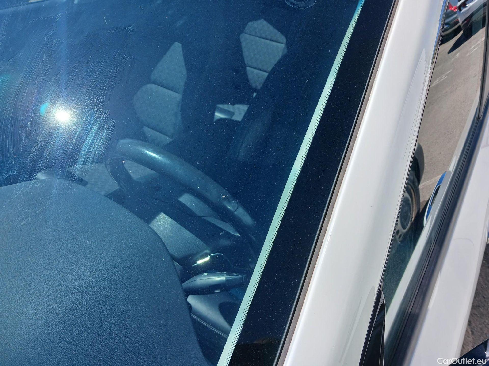  KIA  Niro KIA  / 2019 / 5P / crossover 1.6 GDi HEV 104kW (141CV) Drive #13