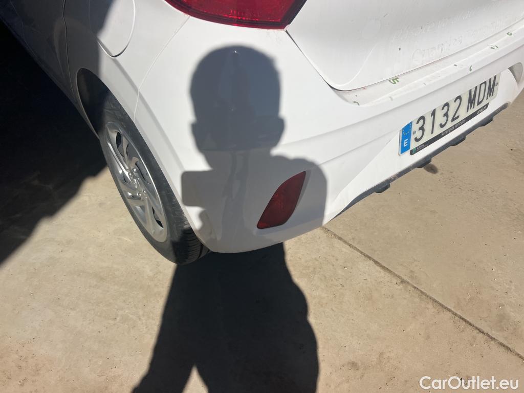  Hyundai  i10 HYUNDAI  / 2020 / 5P / berlina con portón 1.0 Essence #10