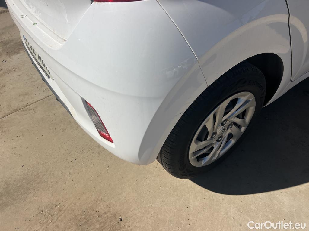  Hyundai  i10 HYUNDAI  / 2020 / 5P / berlina con portón 1.0 Essence #8