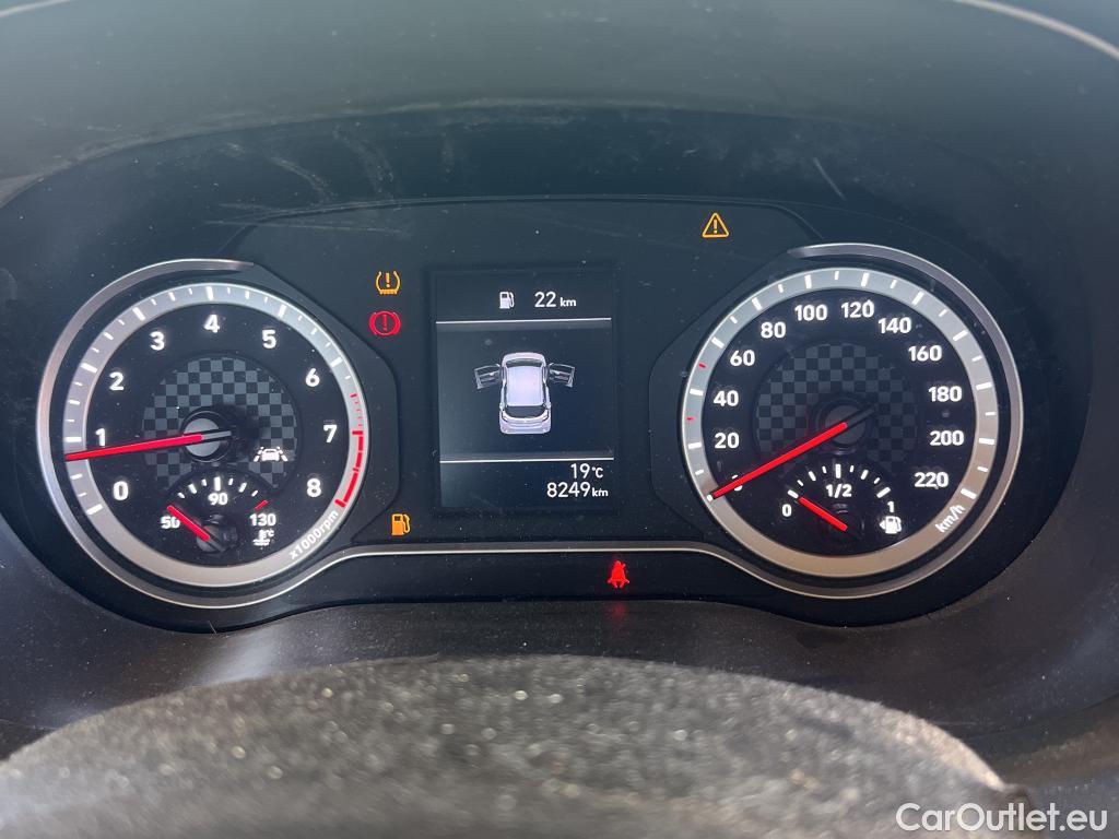  Hyundai  i10 HYUNDAI  / 2020 / 5P / berlina con portón 1.0 Essence #12