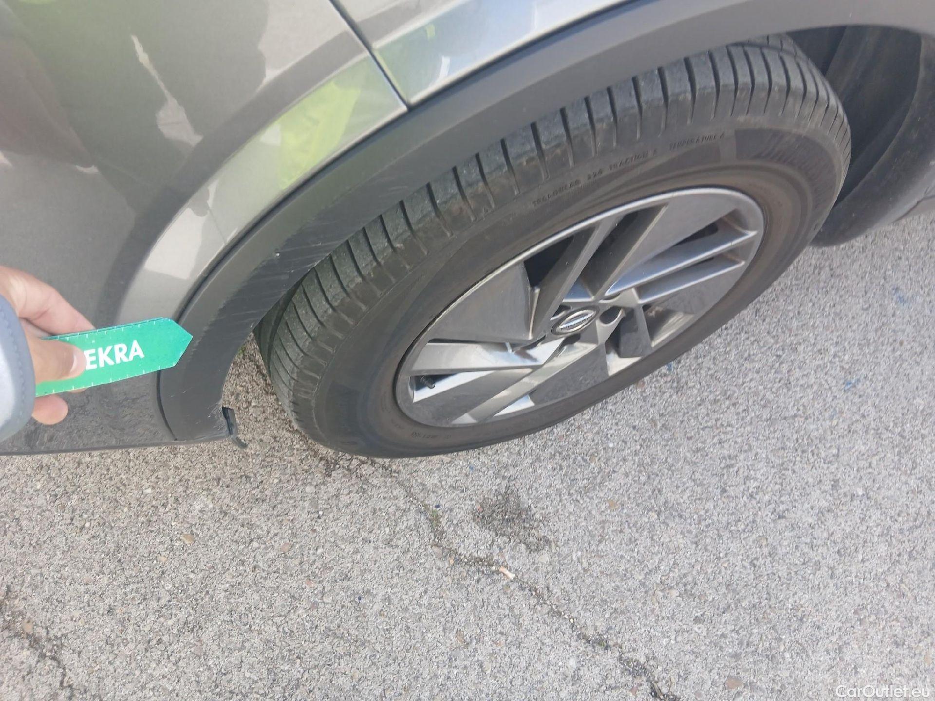  Nissan  Qashqai NISSAN  todoterreno DIG-T 158 CV mHEV Xtronic Acenta (AC) #12