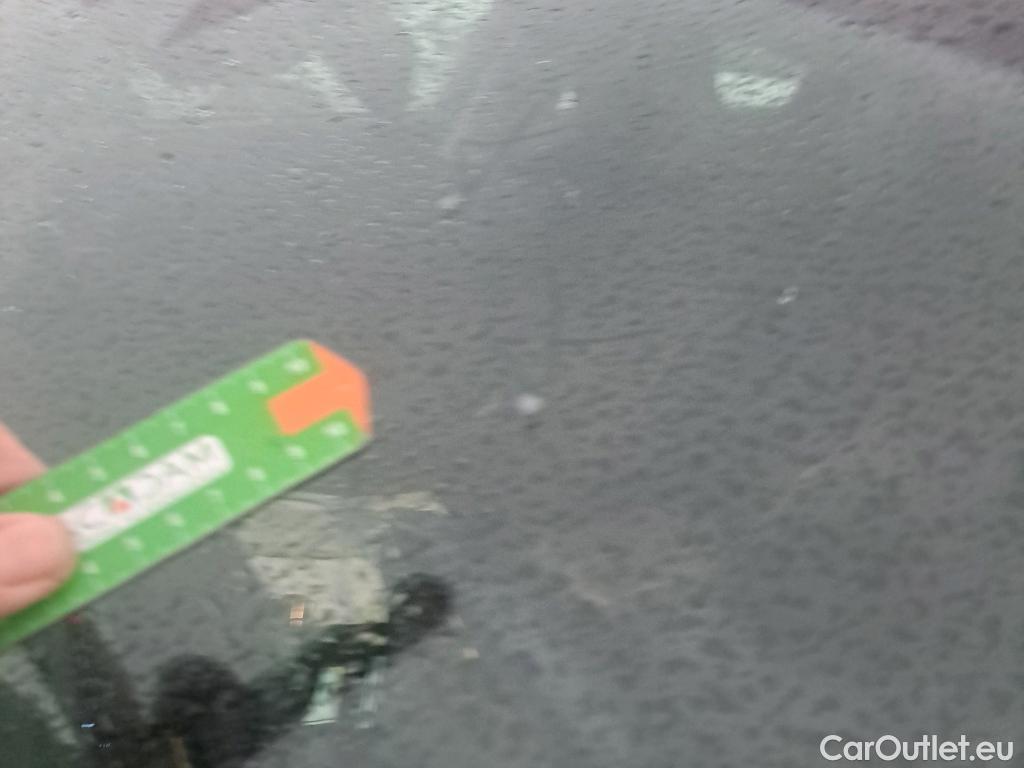  Hyundai  Konna HYUNDAI Kona / 2023 / 5P / todoterreno 1.6 GDI HEV Flexx DCT #2