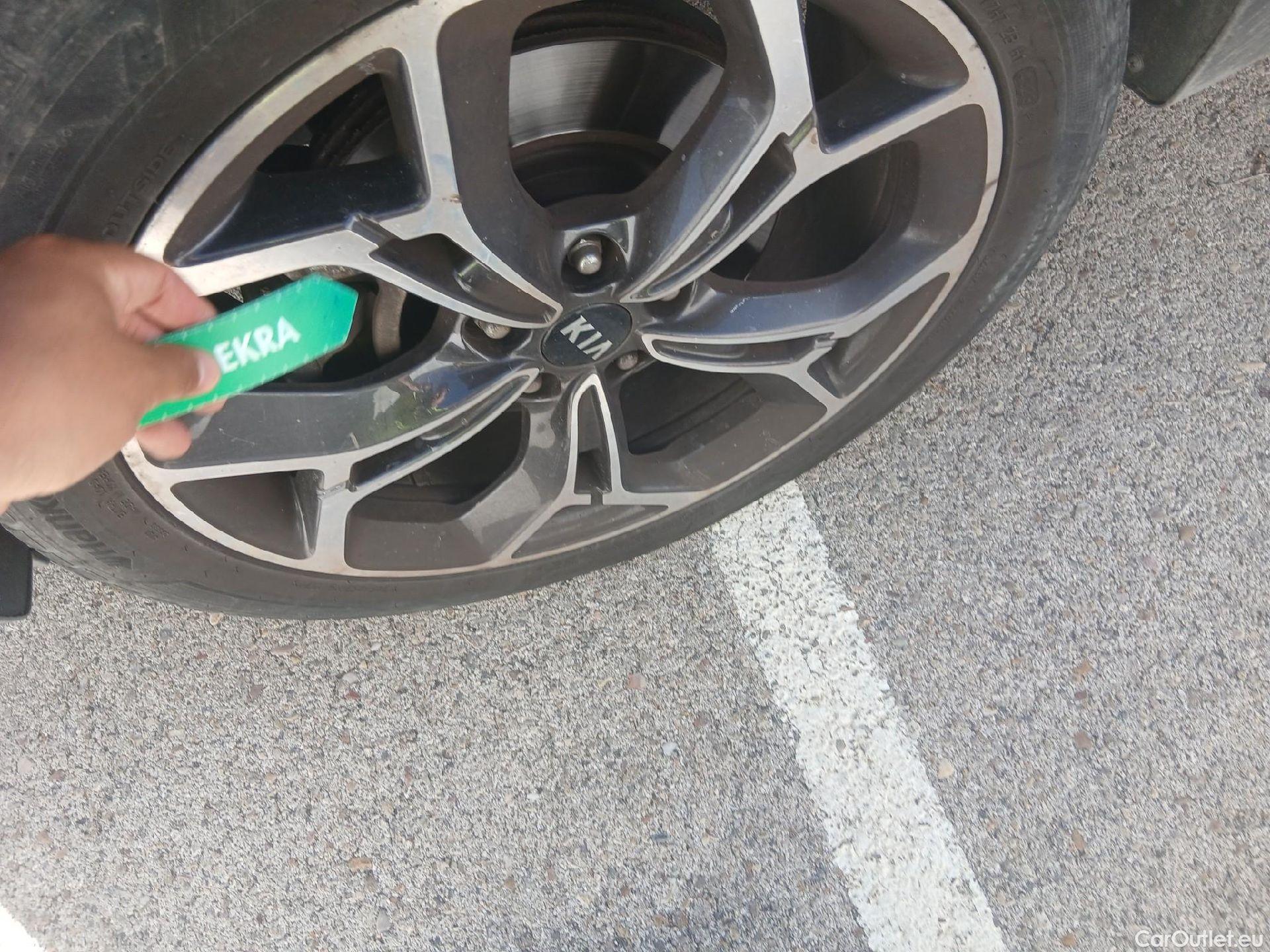  KIA  Sportage KIA  / 2018 / 5P / todoterreno 1.6 MHEV GT Line Essential 115CV 4x2 #19