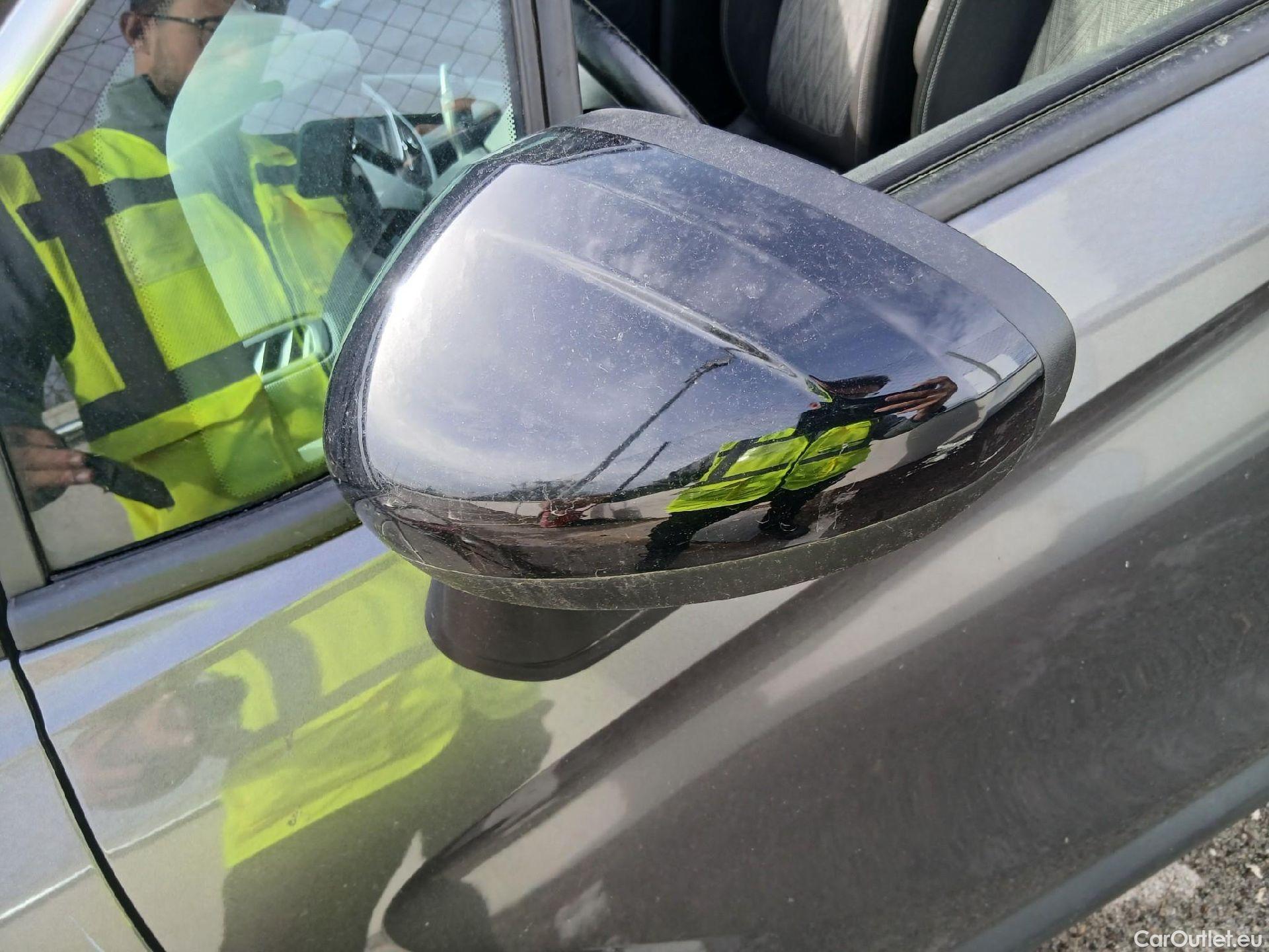  Opel  Crossland OPEL  X / 2017 / 5P / todoterreno 1.2 OPEL 2020 S&S 81kW (110CV) TRACC DELANTERA(CX) #20