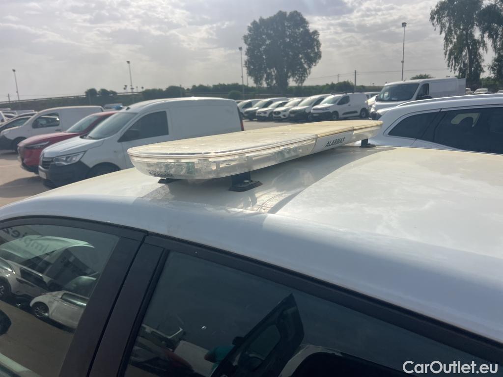  Renault  Clio RENAULT  / 2019 / 5P / berlina con portón Business Blue dCi 63 kW (85CV) #27