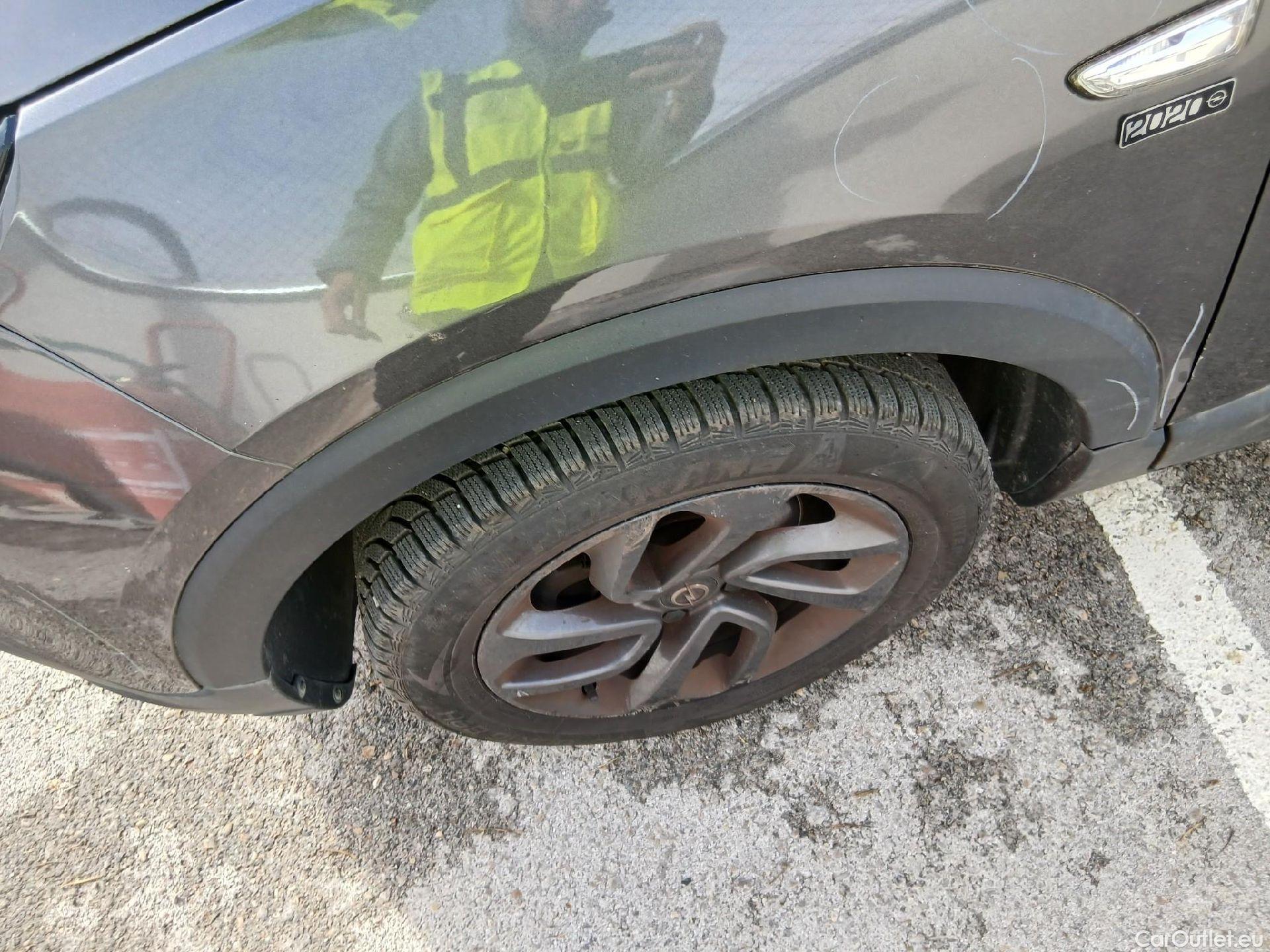  Opel  Crossland OPEL  X / 2017 / 5P / todoterreno 1.2 OPEL 2020 S&S 81kW (110CV) TRACC DELANTERA(CX) #19