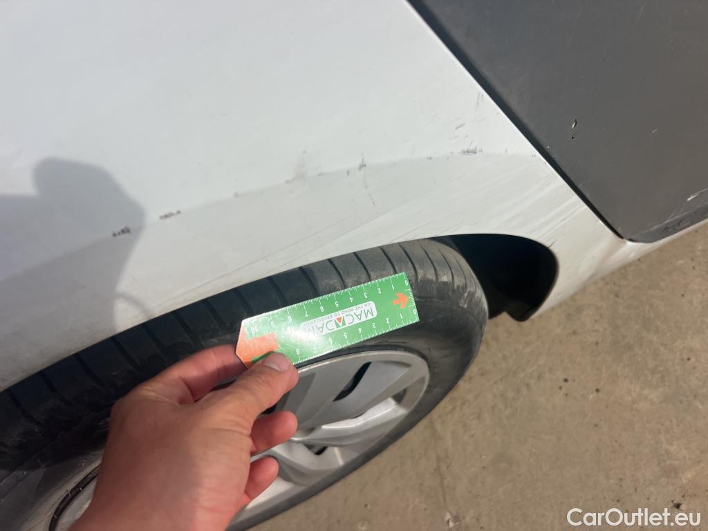  Renault  Clio RENAULT  / 2019 / 5P / berlina con portón Business Blue dCi 63 kW (85CV) #8